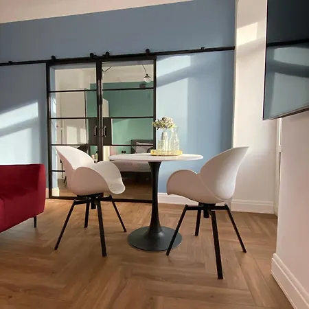 Designer' S By Center, Air Condition Apartman Varsó