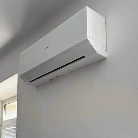Designer' S By Center, Air Condition Varsó