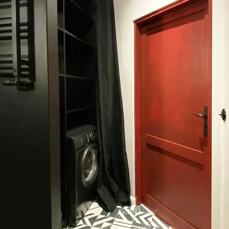 Apartment Designer' S By Center, Air Condition *