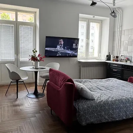 Decostory Centre Ac 4 Sleeps 2