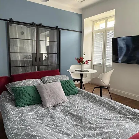 Designer' S By Center, Air Condition *